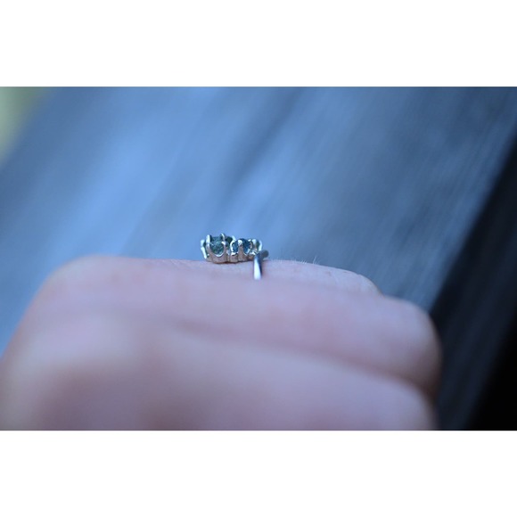 Elegant Silver Ring with Clustered Raw Gemstones - Unique Handcrafted Jewelry - Picture 7 of 10